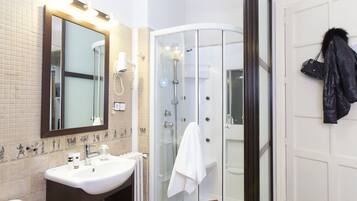 Chambre Triple Standard | Salle de bain