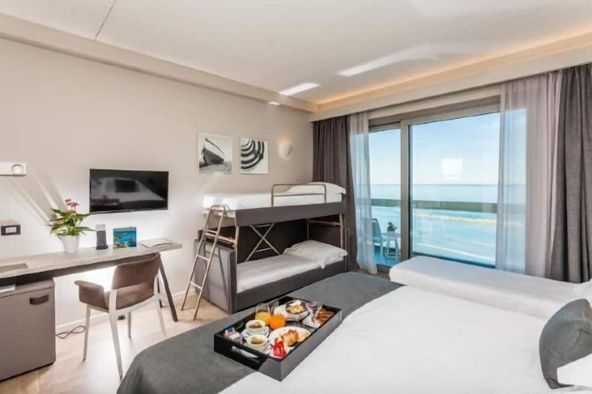 1 bedroom, minibar, in-room safe, desk
