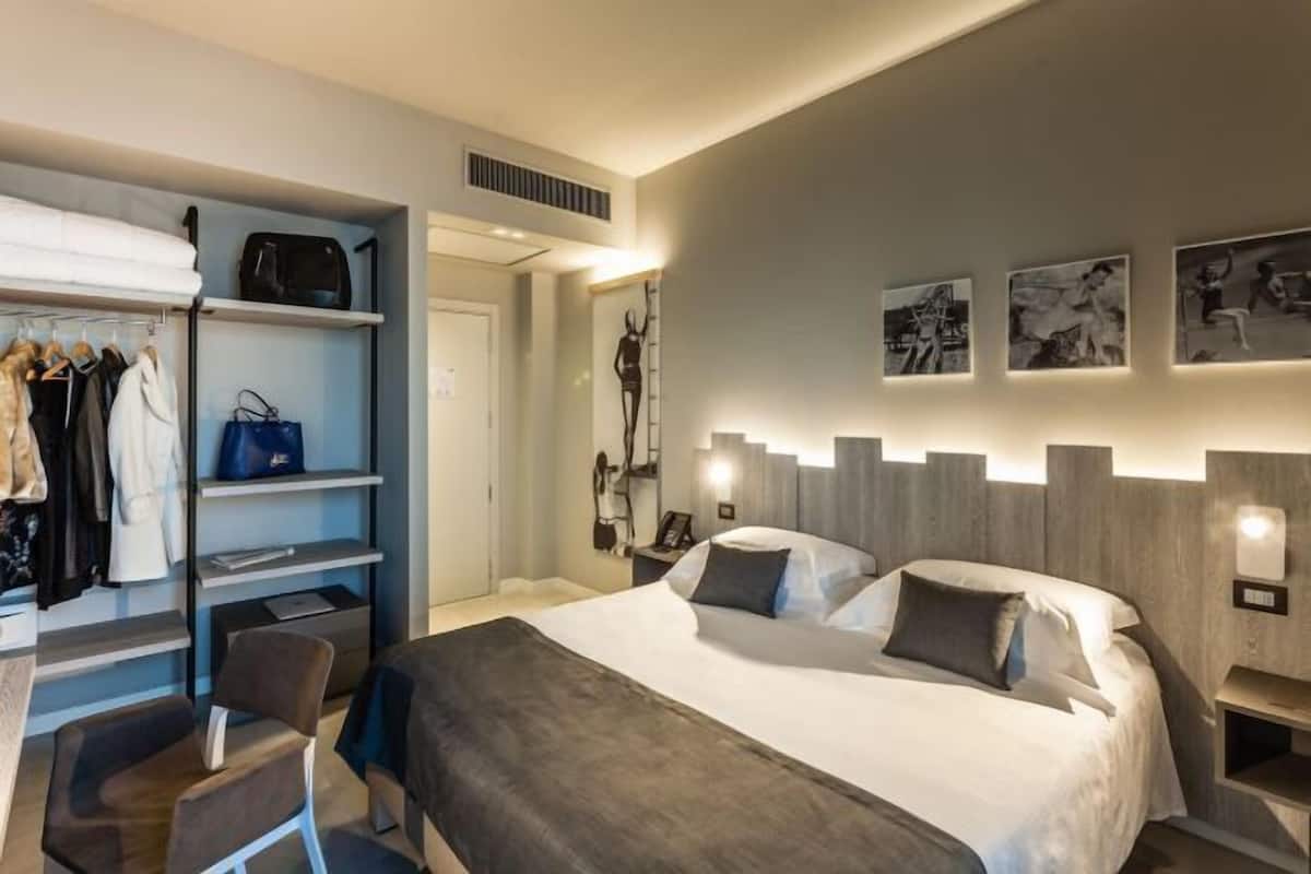 1 bedroom, minibar, in-room safe, desk