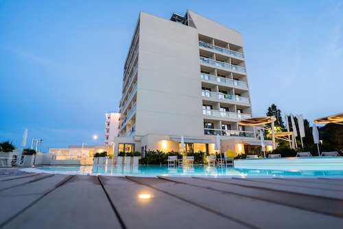Nautilus Family Hotel