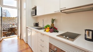 Coffee/tea maker, fridge, microwave, dishwasher