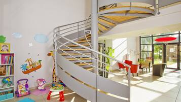 Children’s play area – indoor