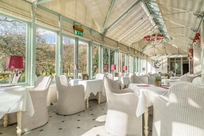 Breakfast, lunch and dinner served - The Borrowdale Hotel (Keswick)