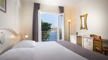 Deluxe Suite Rovigno | Minibar, Zimmersafe, Schreibtisch, Verdunkelungsvorhänge