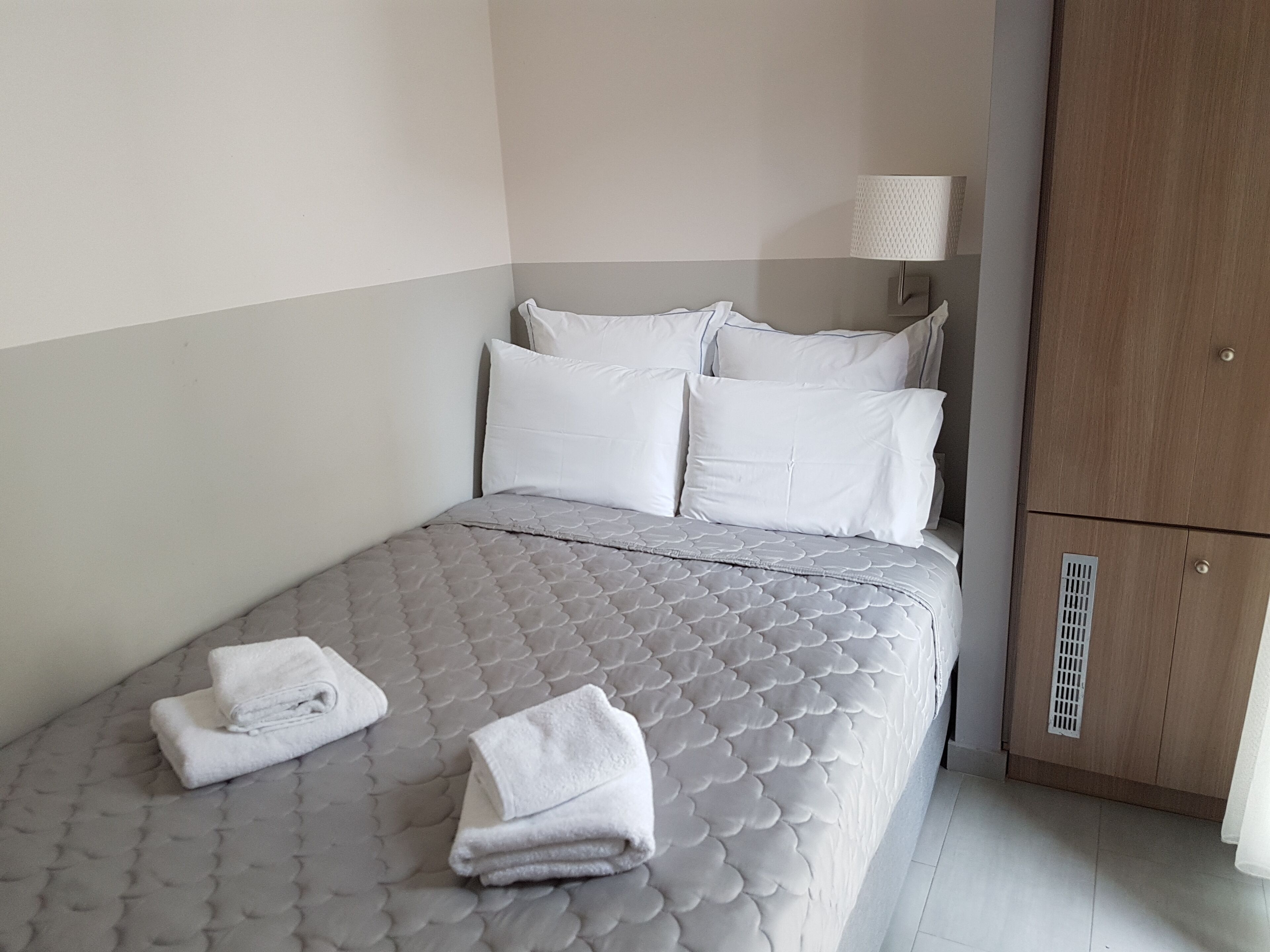 Coffres-forts dans les chambres, bureau, lits pliants/supplémentaires