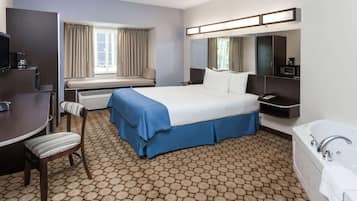 Deluxe Studio Suite, 1 Queen Bed, Non Smoking | Jetted tub