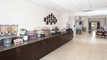 Free daily continental breakfast