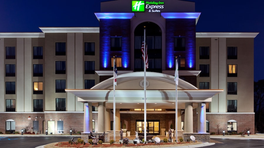 Holiday Inn Express & Suites Hope Mills-Fayetteville Arpt by IHG