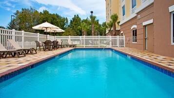 Outdoor pool, sun loungers