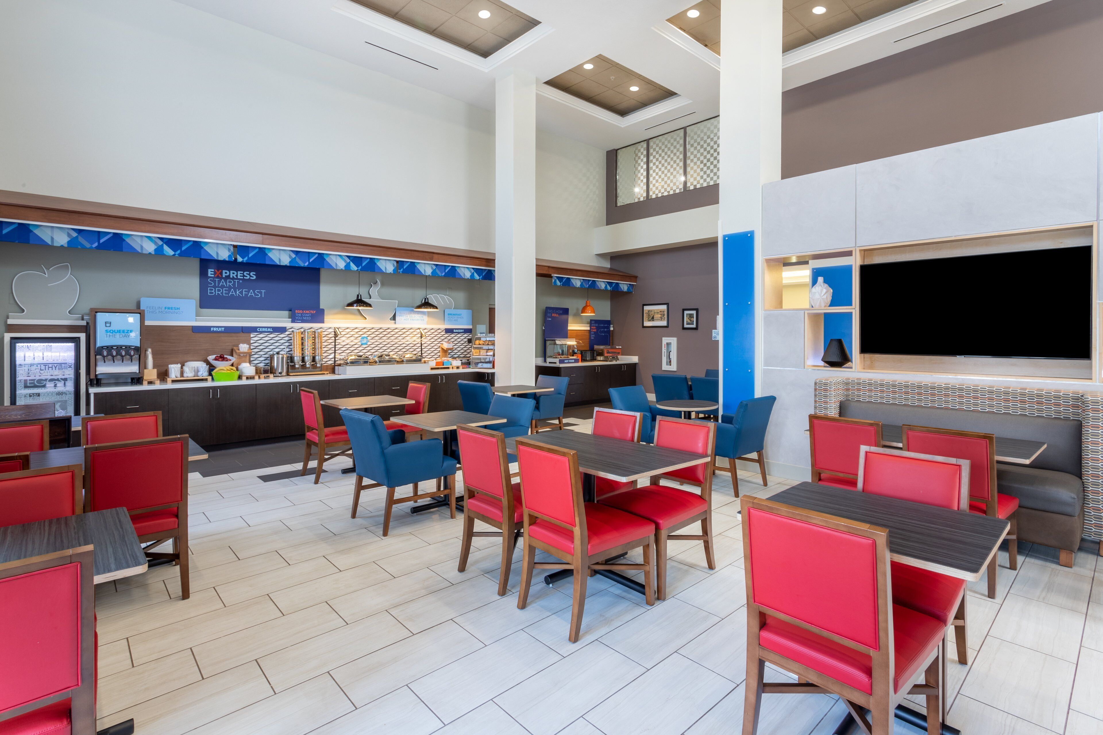 Free buffet breakfast 