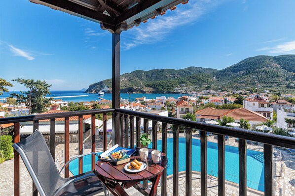Side Sea & Pool View Room | Iron/ironing board, free WiFi, bed sheets - Hotel Dionyssos (Skopelos)