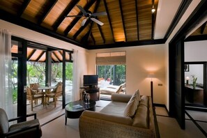 DVD-soitin, pöytätennispöytä, maksullisia elokuvia