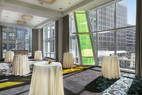 theWit Chicago, a Hilton Hotel - Image 19