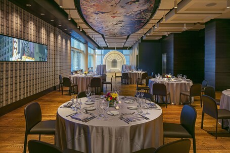 theWit Chicago, a Hilton Hotel - Image 11