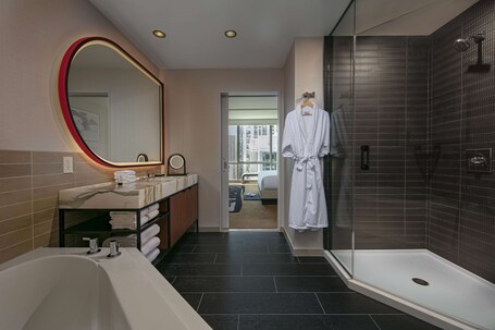 theWit Chicago, a Hilton Hotel - Image 41