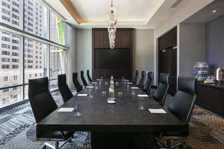 theWit Chicago, a Hilton Hotel - Image 43