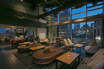 Breakfast, lunch, dinner served; American cuisine  at theWit Chicago, a Hilton Hotel