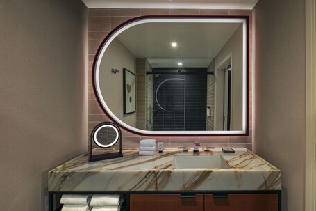 theWit Chicago, a Hilton Hotel - Image 40