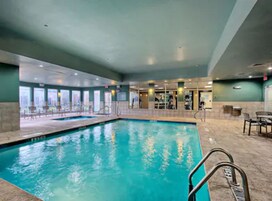 Una piscina cubierta