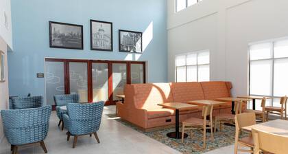 Hampton Inn & Suites Jennings