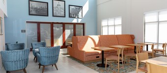 Hampton Inn & Suites Jennings