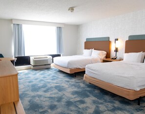 Habitación, 2 camas Queen size, con acceso para personas discapacitadas, para no fumadores | Caja de seguridad en la habitación y cortinas blackout 