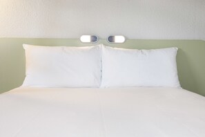 Bureau, lits bébé (gratuits), Wi-Fi gratuit, draps fournis