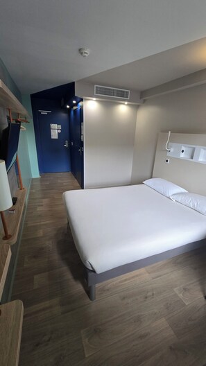 Double Room | Desk, free cribs/infant beds, free WiFi, bed sheets