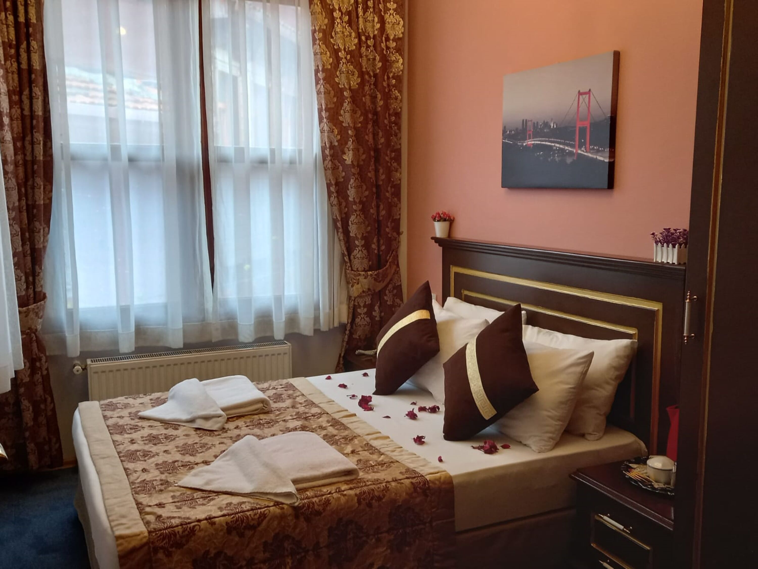 Standard Single Room | Premium bedding, memory foam beds, in-room safe, blackout drapes