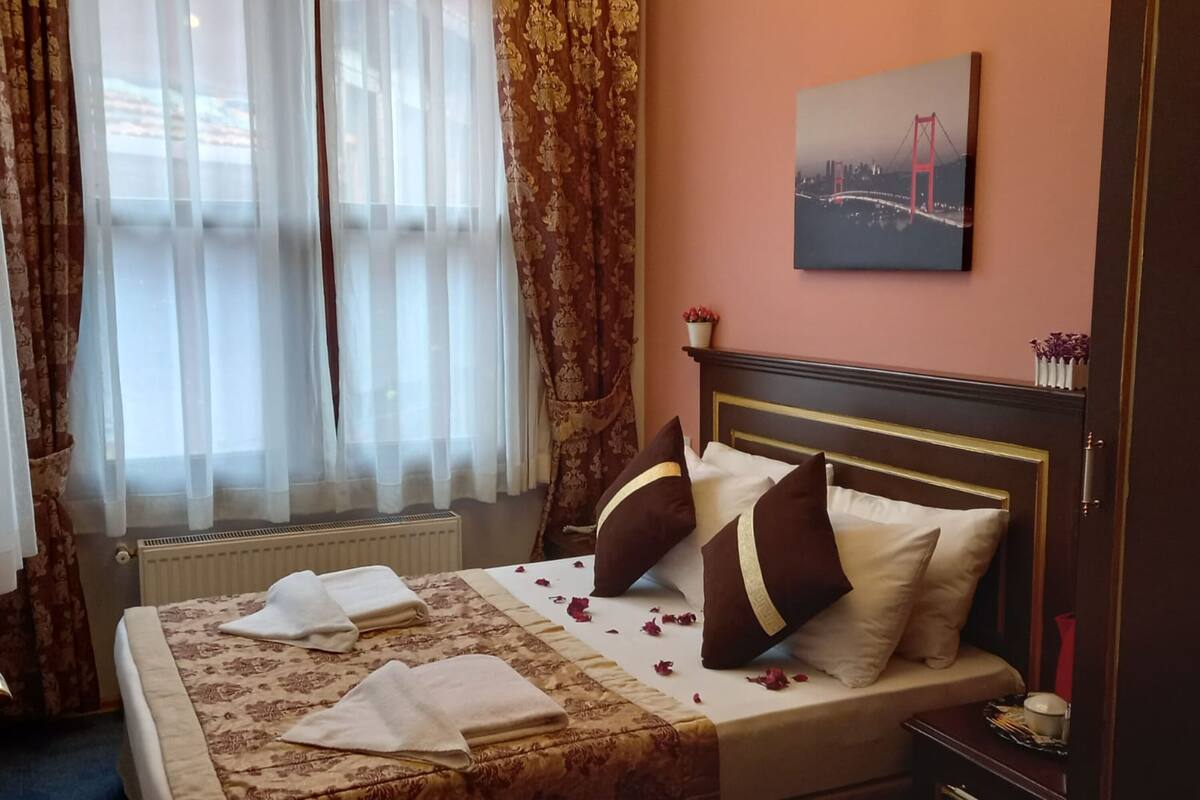 Standard Single Room | Premium bedding, memory foam beds, in-room safe, blackout drapes