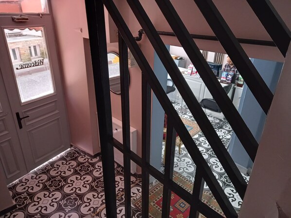 Handrails in stairways - Emirhan Inn Apartment & Suites (Istanbul)