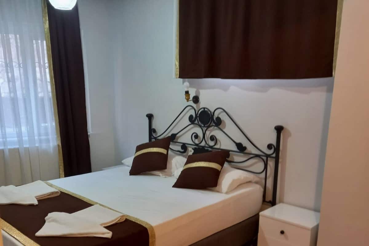 1 bedroom, premium bedding, memory-foam beds, in-room safe
