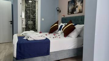 Standard Double Room, Non Smoking | Premium bedding, memory-foam beds, in-room safe, blackout curtains