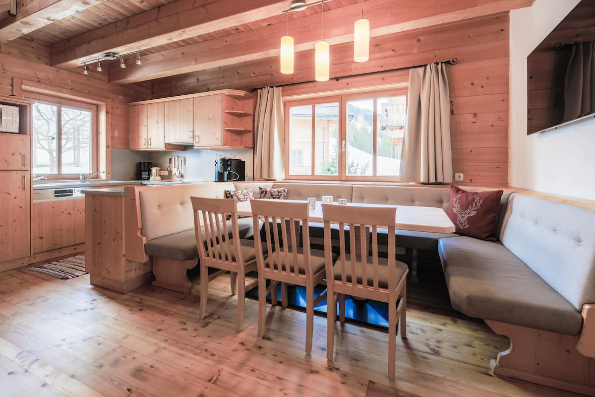 Chalet, balcón, vista a la montaña (Schmittenhöhe - 8 People) | Servicio a la habitación