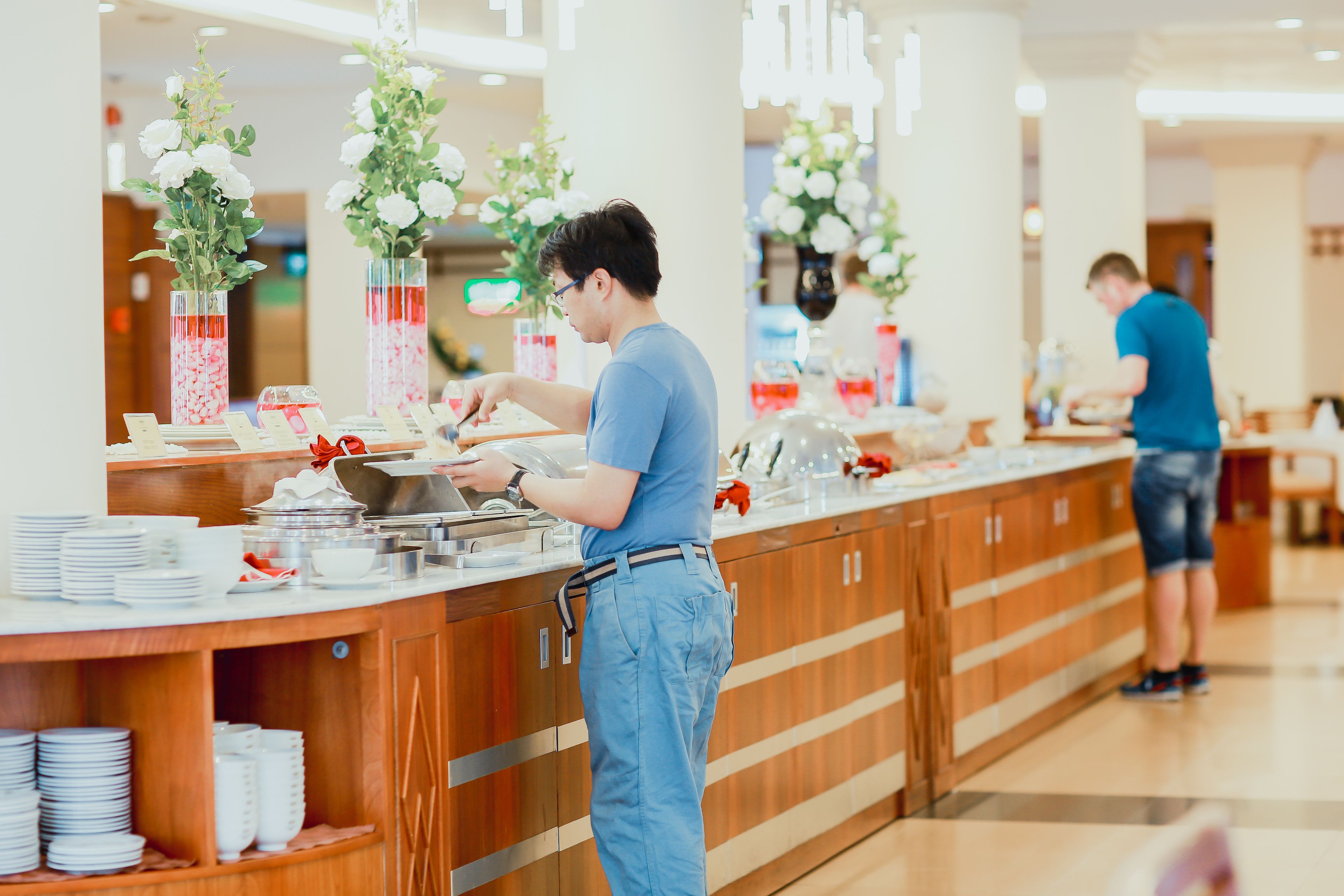 daily buffet breakfast for a fee
