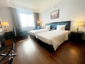 ห้องซีเนียร์ | มินิบาร์, โต๊ะทำงาน, ผ้าม่านกันแสง, Wi-Fi ฟรี
