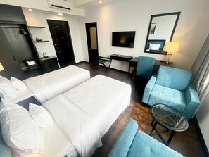 Senior Room | Minibar, desk, blackout curtains, free WiFi - Arc En Ciel Hotel (Ho Chi Minh City)