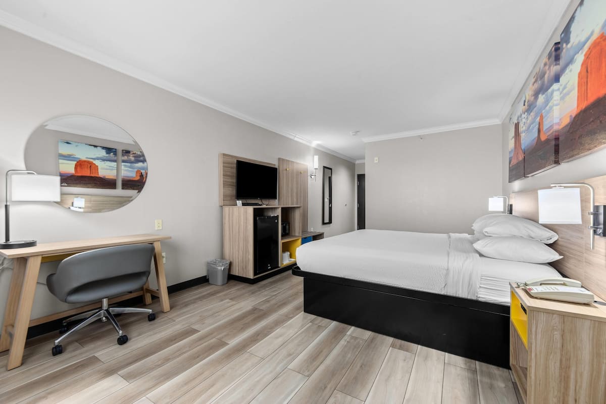 Desk, iron/ironing board, free WiFi, bed sheets