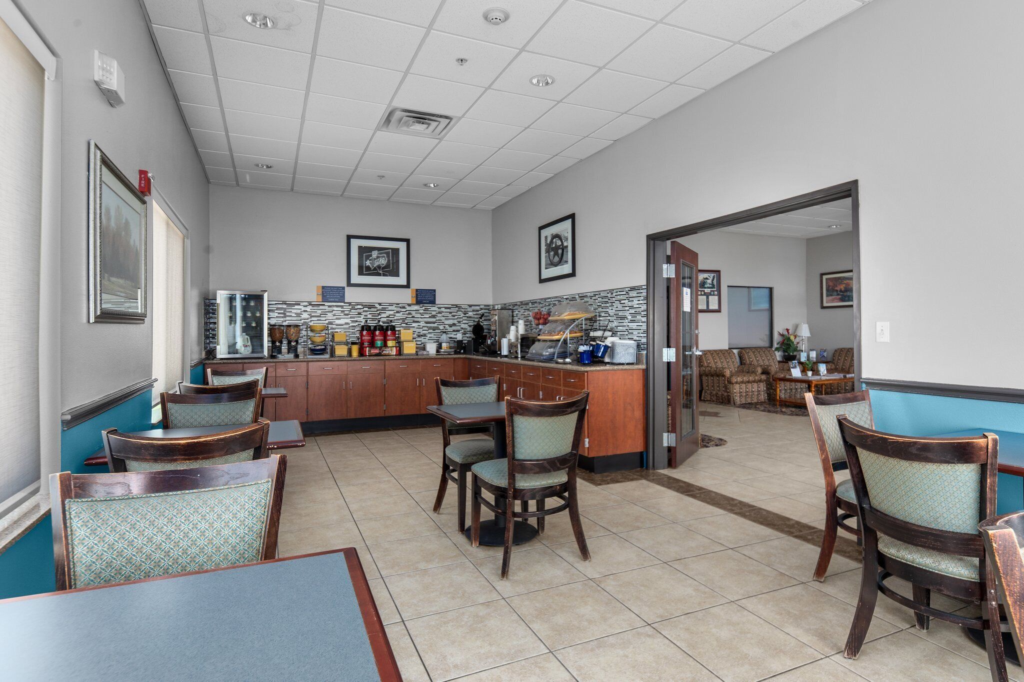 Free daily continental breakfast