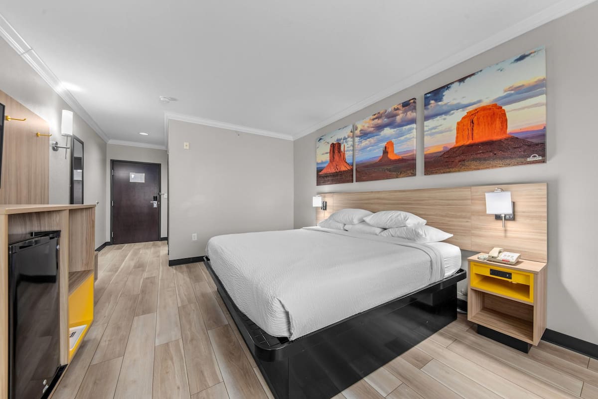 Desk, iron/ironing board, free WiFi, bed sheets