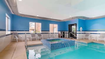 Indoor pool, sun loungers