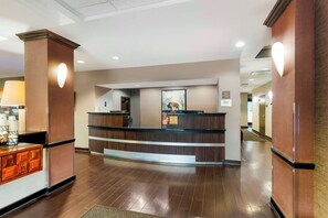 Reception - Best Western Plus Olathe Hotel (Olathe)