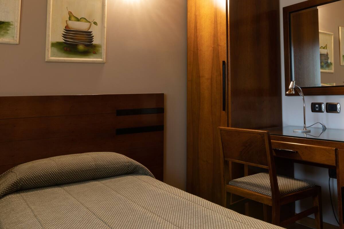 Yhden hengen huone | Minibaari, työpöytä, äänieristys, ilmainen Wi-Fi