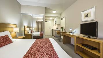 Flatscreentelevisie en een dvd-speler