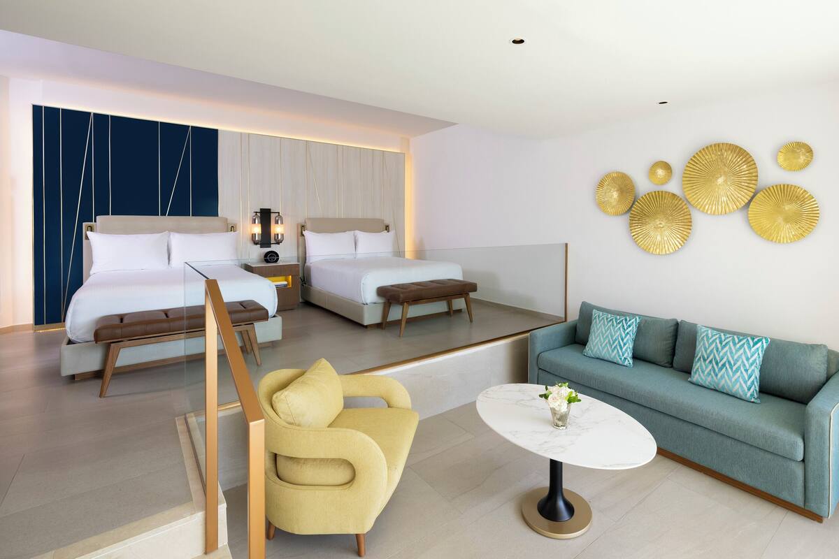 Deluxe-Suite, 1 Doppelbett und Schlafsofa | Minibar, Zimmersafe, Schreibtisch, laptopgeeigneter Arbeitsplatz