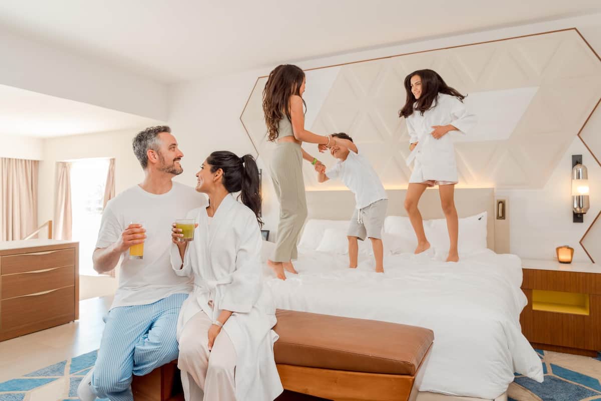 Minibar, coffres-forts dans les chambres, décoration personnalisée