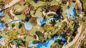 Mini-golf