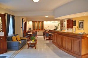 Lobby - Aigli Hotel Syros (Syros)