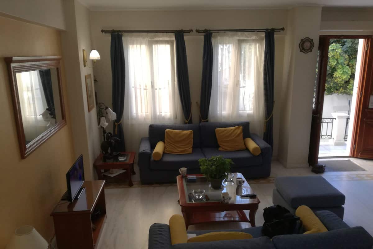 Standard Quadruple Room | Minibar, in-room safe, soundproofing, iron/ironing board