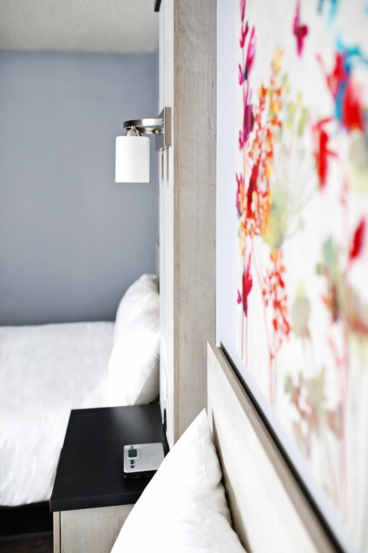 Premium bedding, desk, iron/ironing board, free WiFi